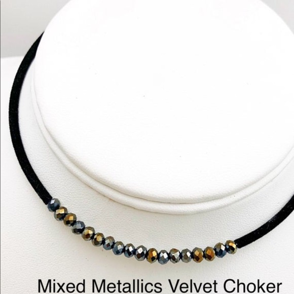 Mixed Metallic Beads on Black Velvet Memory Wire - Picture 5 of 6